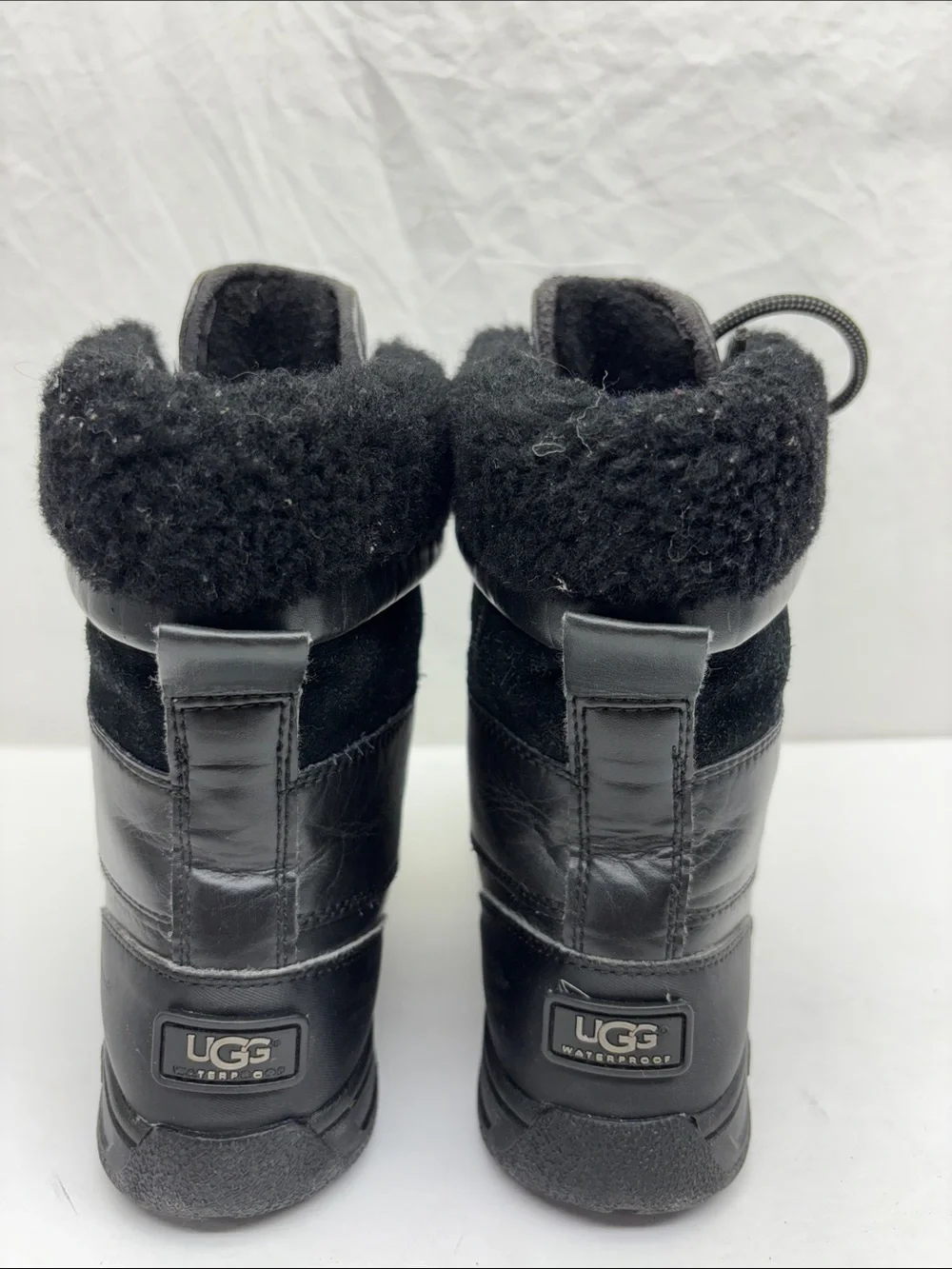 UGG Black Lace-Up Shearling-Trim Winter Boots, SZ 3 little boy, box 47